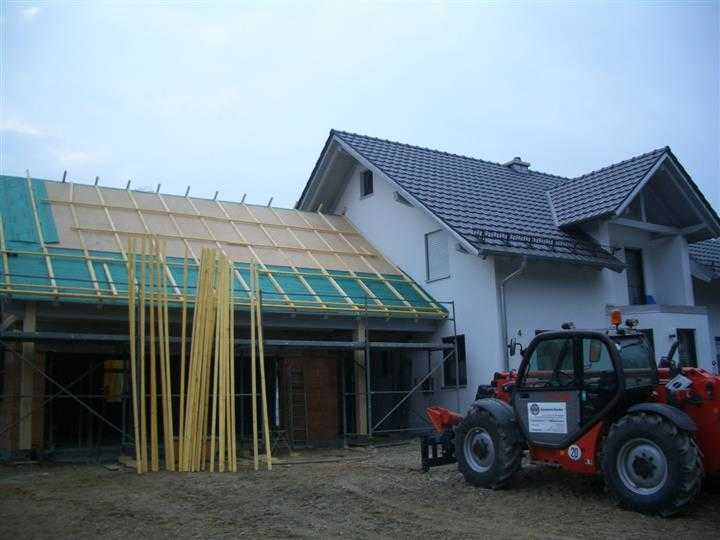 Dach mit Holzlatten verlegt für Schindeln